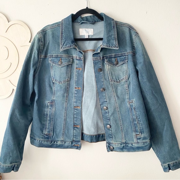 Jacket // - Picture 2 of 5